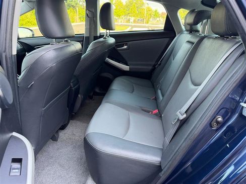 Used 2015 Toyota Prius Five w/ Advanced Technology Package FWD image 32