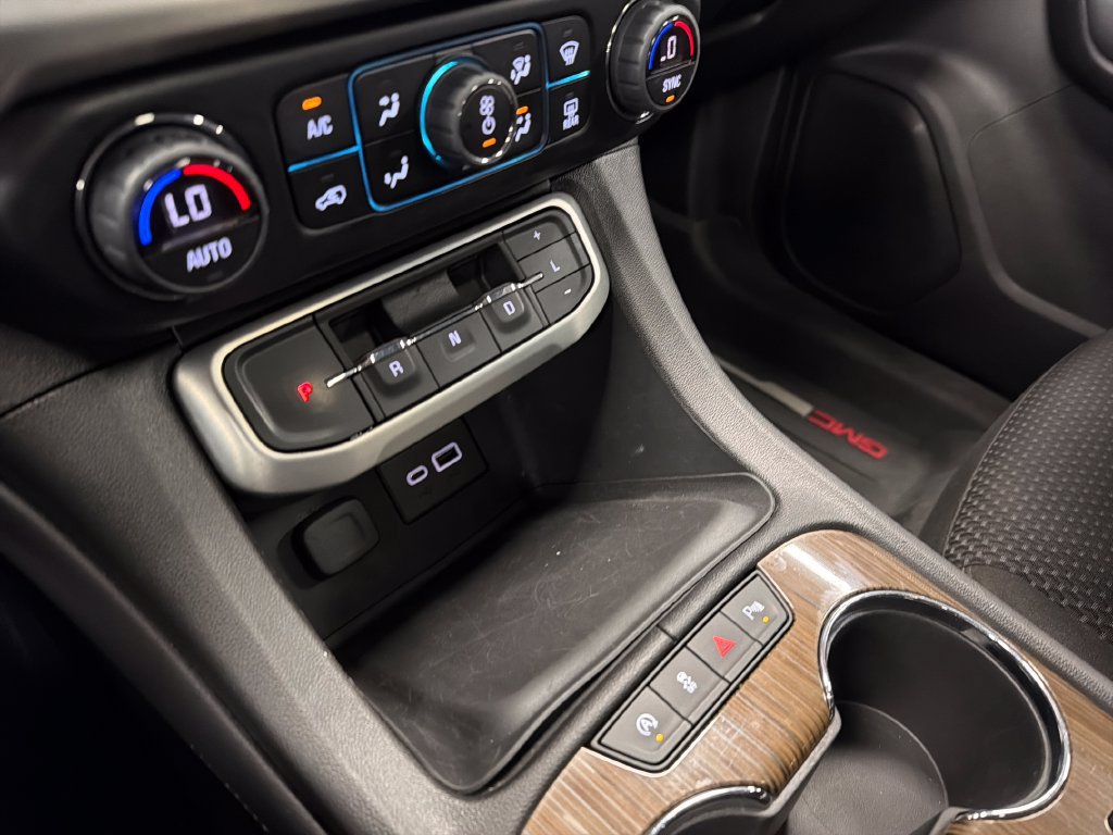 Used 2023 GMC Acadia SLE w/ Driver Convenience Package AWD/4WD image 27
