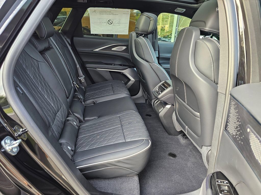 New 2027 Cadillac Lyriq V Premium AWD/4WD image 12