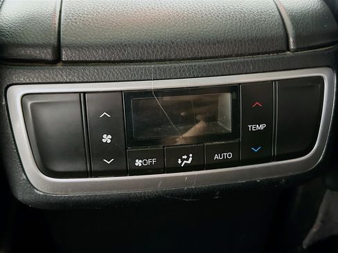 Used 2018 Toyota Highlander XLE image 27