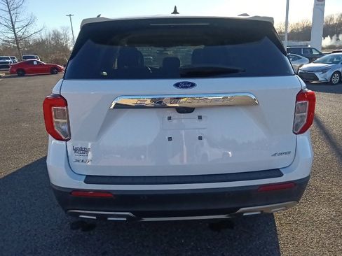 Used 2023 Ford Explorer XLT w/ Equipment Group 202A image 4