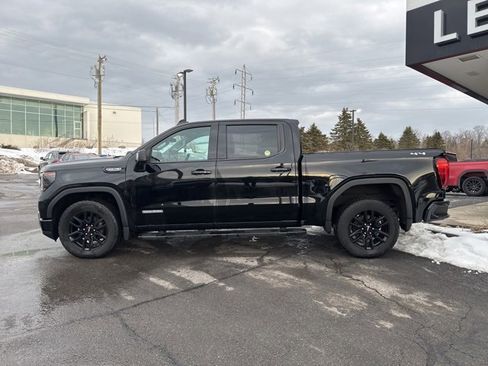 Used 2022 GMC Sierra 1500 Elevation w/ Elevation Premium Package image 2
