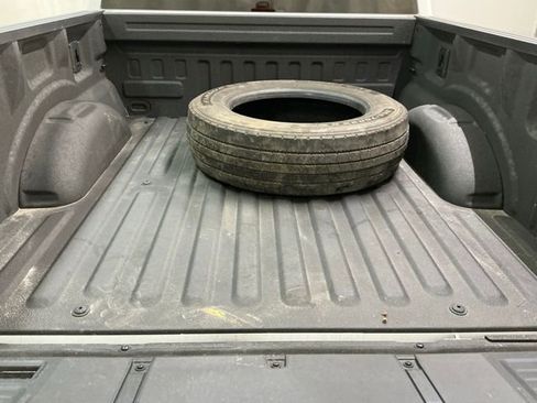 Used 2023 Ford F150 Lightning Lariat image 17