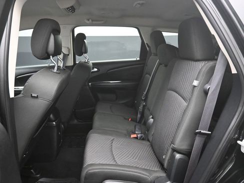 Used 2020 Dodge Journey SE w/ SE Popular Equipment Group image 25