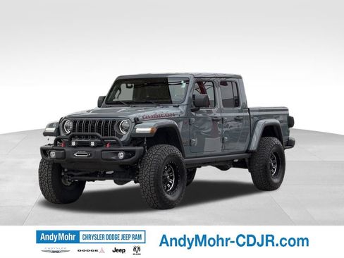 Used 2025 Jeep Gladiator Rubicon AWD/4WD image 3