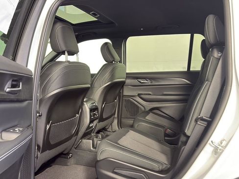 New 2026 Jeep Grand Cherokee L 4WD image 11
