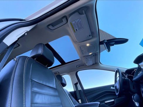 Used 2017 Ford Escape Titanium image 15