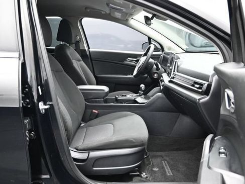 Used 2025 Kia Sportage LX FWD image 24