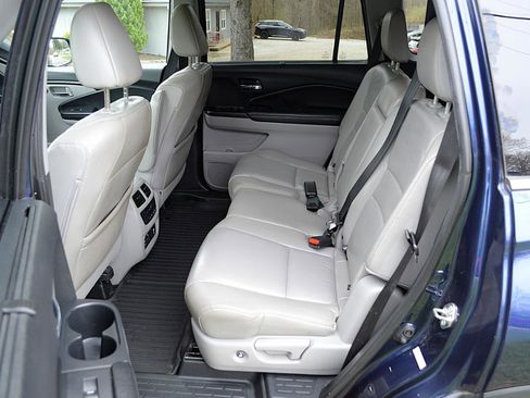 Used 2016 Honda Pilot Touring image 14