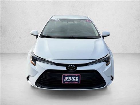Used 2024 Toyota Corolla LE image 2