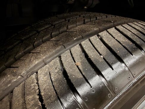 Used 2019 Jaguar F-PACE Prestige image 9