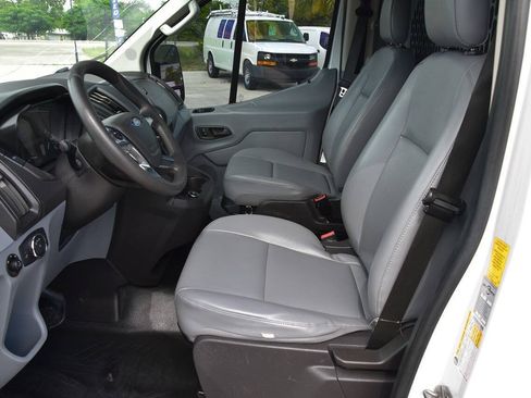 Used 2019 Ford Transit 250 130 Low Roof w/ Exterior Upgrade Package RWD image 9