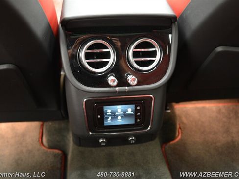 Used 2019 Bentley Bentayga AWD/4WD image 26