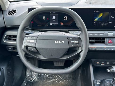 Used 2025 Kia K4 FWD image 33