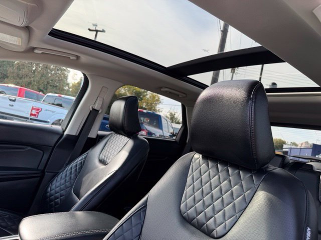 Used 2024 Ford Edge Titanium w/ Equipment Group 301A AWD/4WD image 3