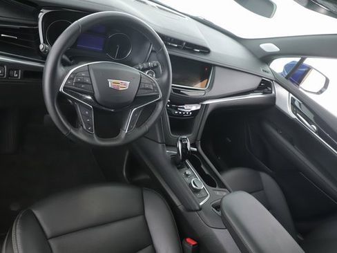 Used 2025 Cadillac XT5 Premium Luxury image 17