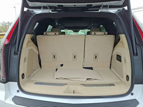 Certified 2023 Cadillac Escalade Premium Luxury image 33