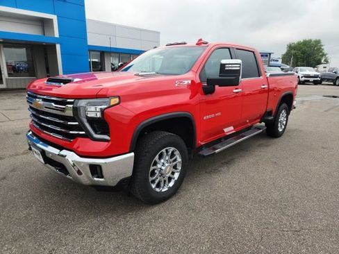 Used 2024 Chevrolet Silverado 2500 LTZ w/ LTZ Premium Package AWD/4WD image 2