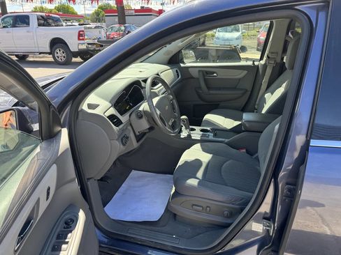 Used 2014 Chevrolet Traverse LT w/ LPO, 'HIT The Road' Package AWD/4WD image 5