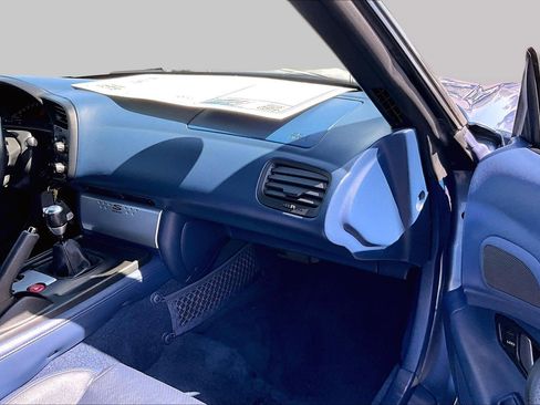 Used 2004 Honda S2000 image 13
