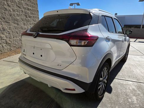 Used 2024 Nissan Kicks SV image 4