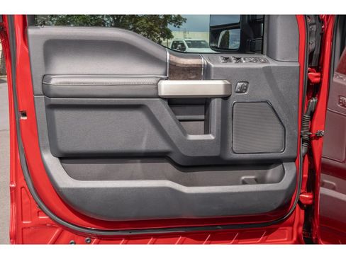 Used 2022 Ford F250 Lariat w/ Lariat Ultimate Package AWD/4WD image 18