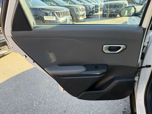 Certified 2025 Kia K4 LXS image 9