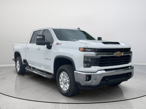 Used 2024 Chevrolet Silverado 2500 LT AWD/4WD image 1