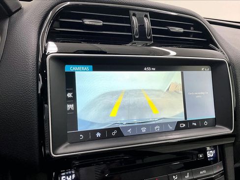 Used 2017 Jaguar F-PACE Prestige image 23