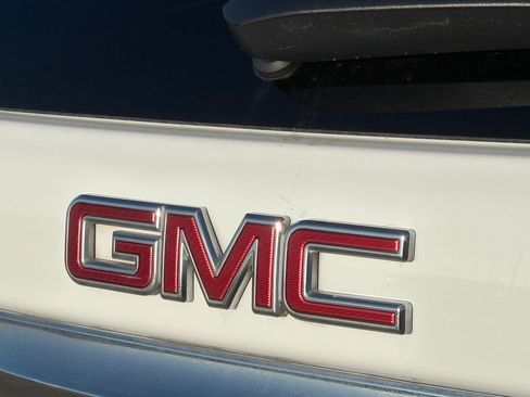 Used 2020 GMC Terrain SLE w/ Driver Convenience Package image 9