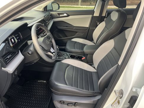 Certified 2022 Volkswagen Taos SEL image 16