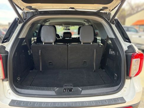 Used 2021 Ford Explorer XLT w/ Equipment Group 202A image 11
