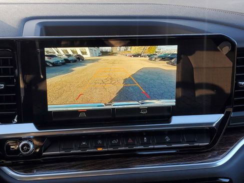 New 2025 GMC Sierra 1500 Elevation image 29