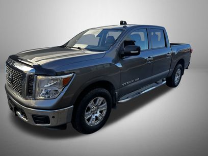 Used 2018 Nissan Titan SV w/ SV Convenience Package