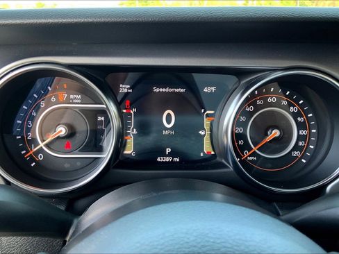 Certified 2023 Jeep Gladiator Sport AWD/4WD image 24