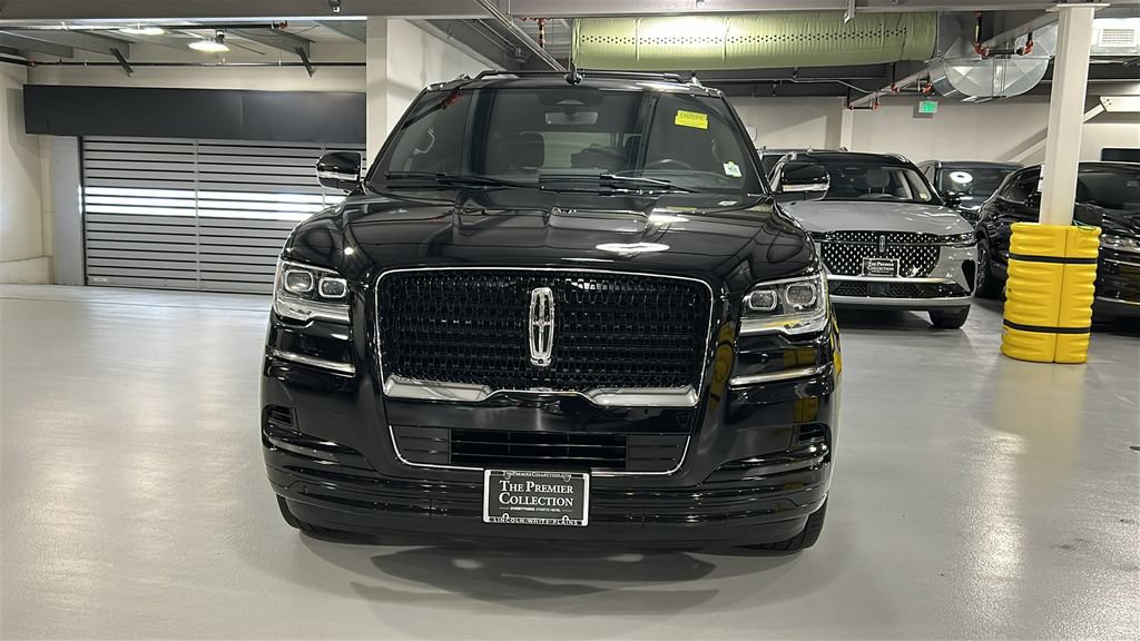 Certified 2022 Lincoln Navigator Reserve AWD/4WD image 2