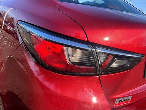 Used 2017 Toyota Yaris iA image 27