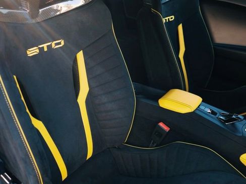 Used 2022 Lamborghini Huracan STO RWD image 17