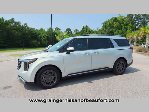 Used 2025 Kia Carnival SX FWD image 22
