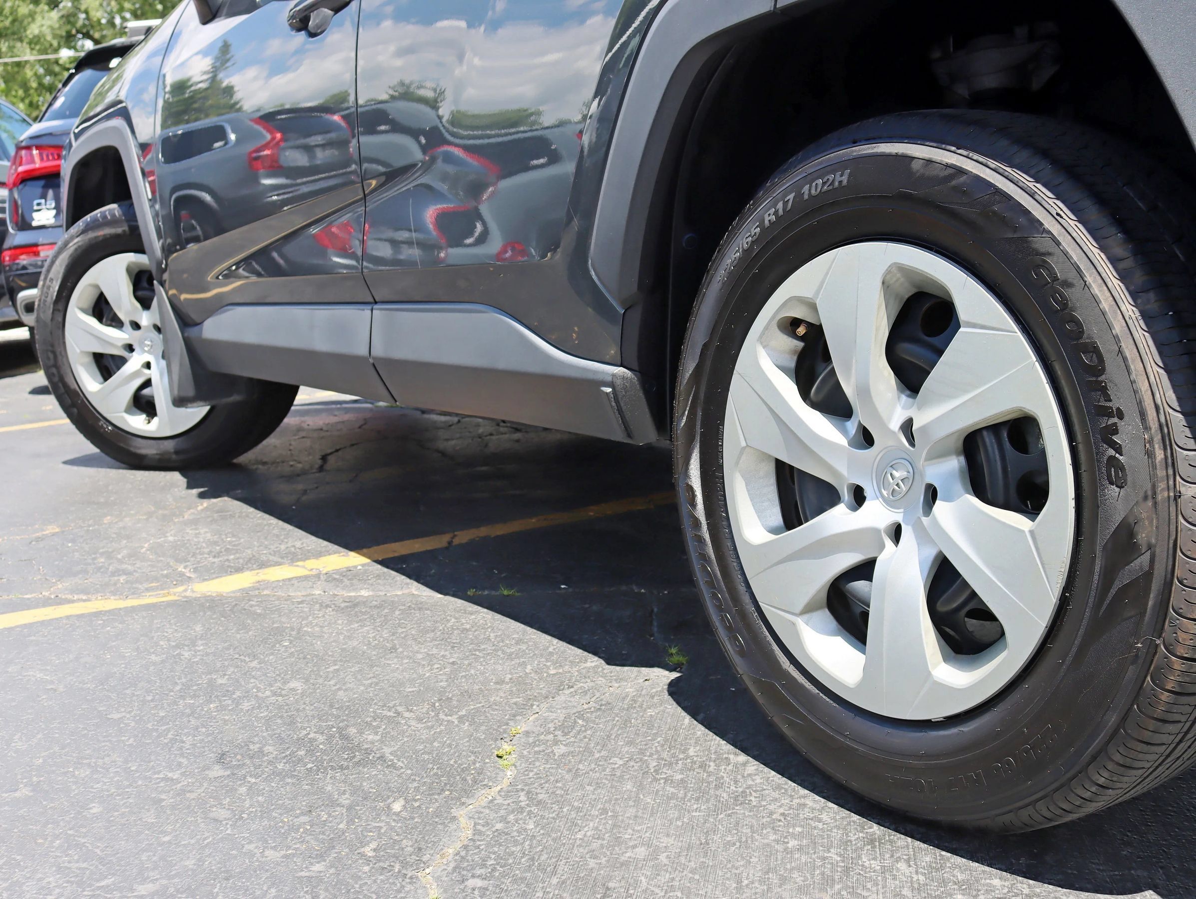 Used 2019 Toyota RAV4 LE w/ All Weather Liner Package AWD/4WD image 14