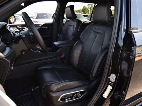 Used 2021 Jeep Grand Cherokee L Overland w/ Luxury Tech Group IV image 23