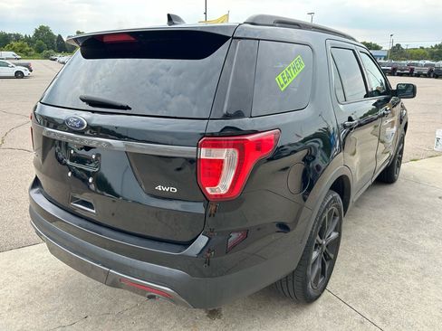 Used 2017 Ford Explorer XLT w/ XLT Technology Feature Bundle AWD/4WD image 5