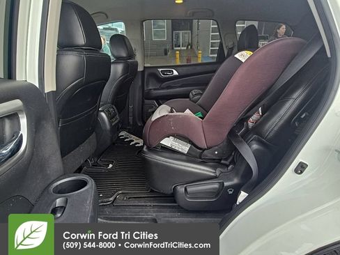 Used 2017 Nissan Pathfinder SL w/ Cargo Package AWD/4WD image 10