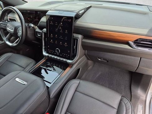Used 2025 GMC Yukon Denali w/ Denali Reserve Package AWD/4WD image 25
