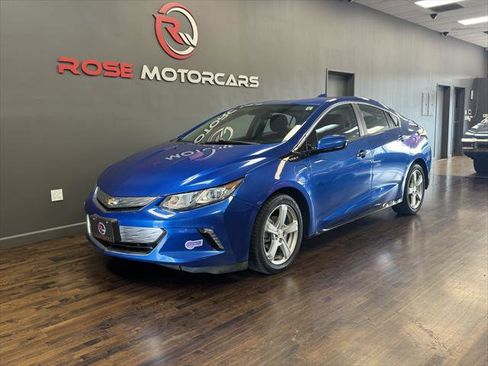 Used 2018 Chevrolet Volt LT image 1