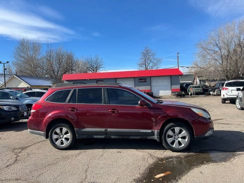 Used 2011 Subaru Outback 2.5i Premium w/ All-Weather Pkg image 5