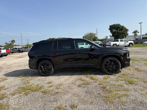 New 2026 Chevrolet Traverse RS w/ LPO, Floor Liner Package FWD image 16