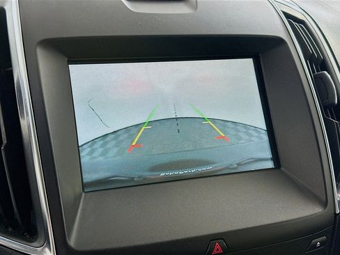Used 2015 Ford Edge Titanium FWD image 23