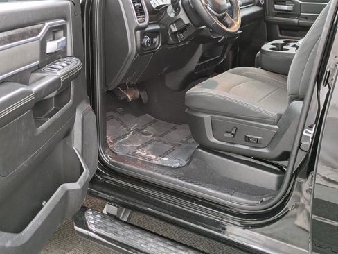 Used 2024 RAM 2500 Big Horn w/ Night Edition image 28