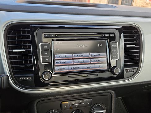 Used 2015 Volkswagen Beetle 1.8T image 17